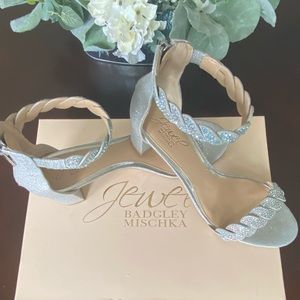 Badgley Mischka Silver sandals size 6